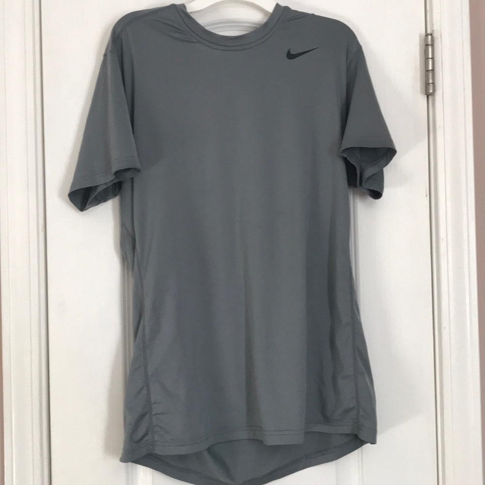 Grey guys dry- fit Nike t- shirt